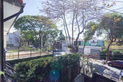 Image 17 - 872870
