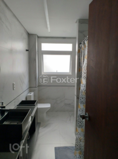 Image 33 - 872986