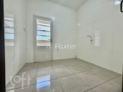 Image 7 - 872992