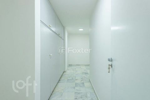 Image 21 - 873237