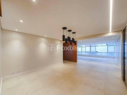 Image 6 - 873247