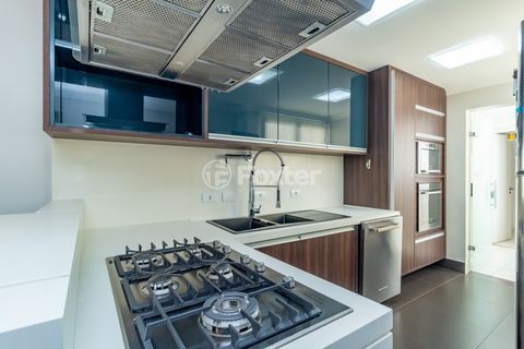 Image 21 - 873305