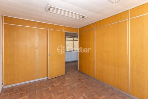 Image 21 - 873306