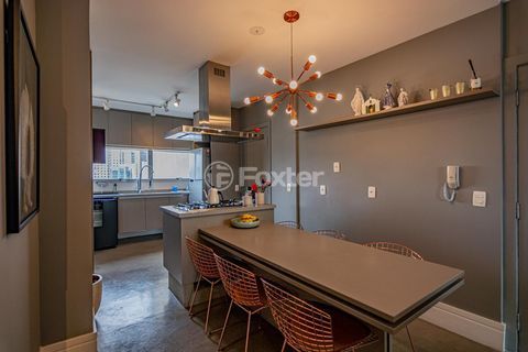 Image 7 - 873570