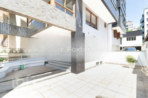 Image 33 - 873747