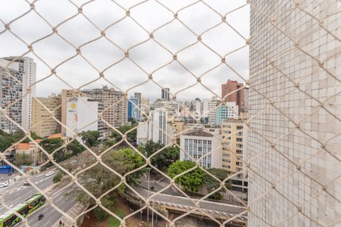 Image 21 - 873951