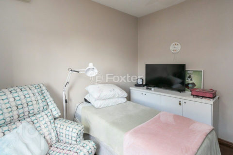 Image 21 - 873960