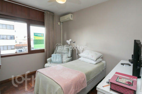 Image 22 - 873960