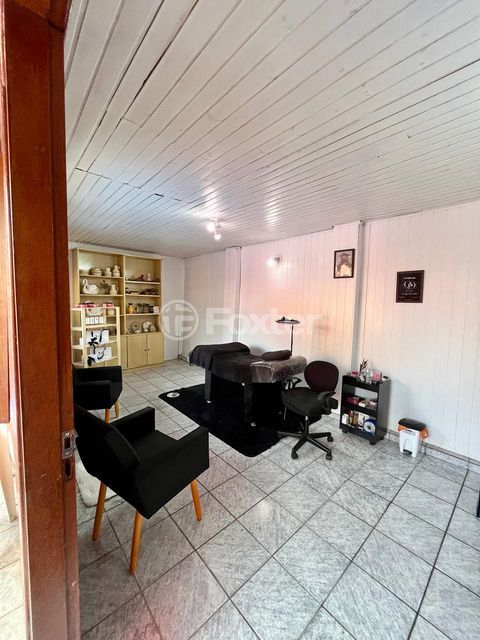 Image 8 - 874272