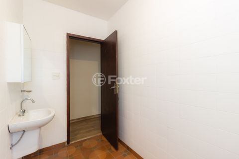 Image 6 - 874352