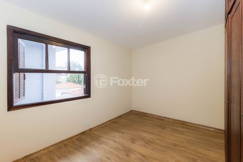 Image 18 - 874352