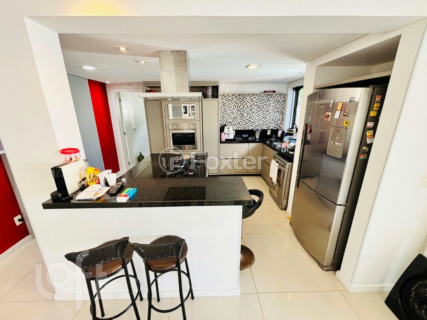 Image 8 - 874399
