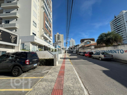 Image 17 - 874442