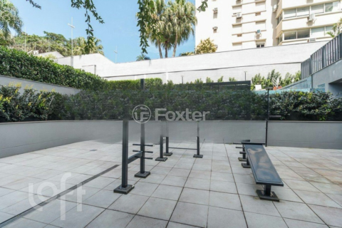 Image 10 - 874447