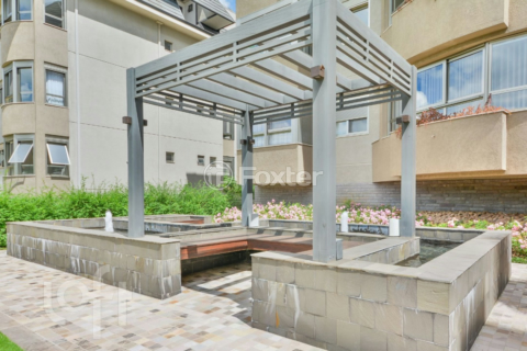 Image 33 - 874551