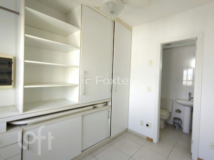Image 7 - 875004