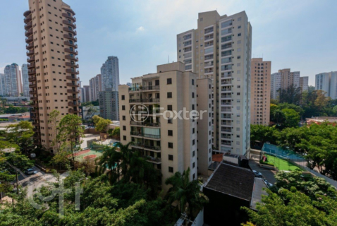Image 19 - 875029