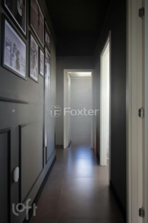 Image 17 - 875037