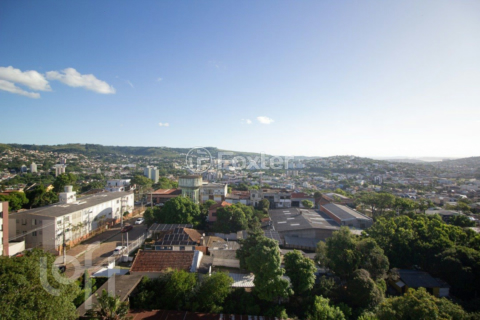 Image 21 - 875037