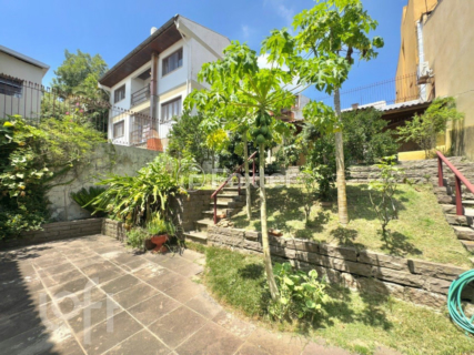 Image 35 - 875049