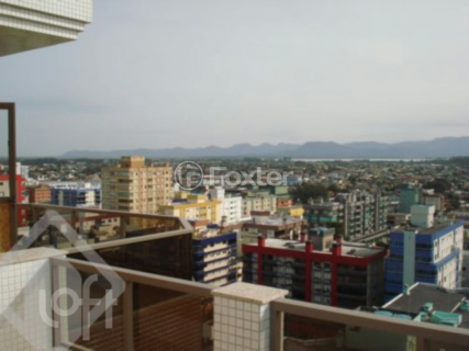 Image 21 - 875198