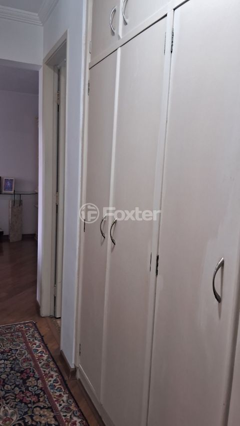 Image 7 - 875250