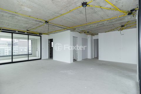 Image 10 - 875371