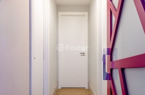 Image 9 - 875436