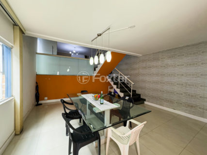 Image 7 - 875442