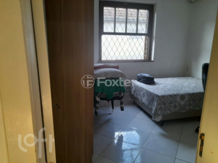 Image 7 - 875585