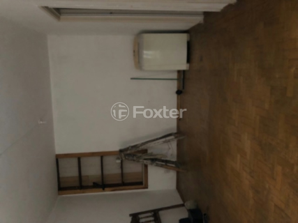 Image 17 - 875651