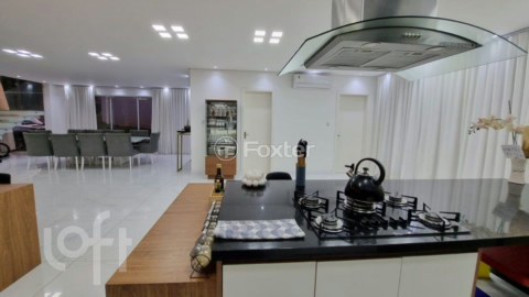 Image 4 - 875683