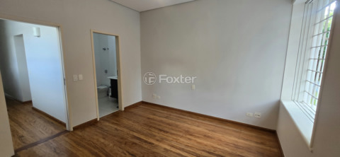 Image 32 - 875808