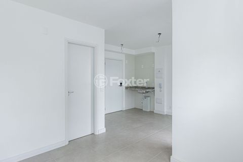 Image 11 - 876065