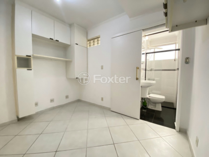 Image 7 - 876247