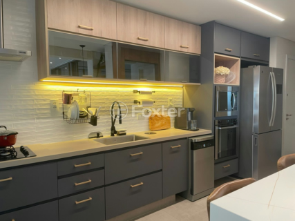 Image 20 - 876327