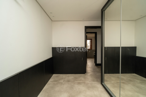 Image 9 - 876382