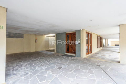 Image 21 - 876464