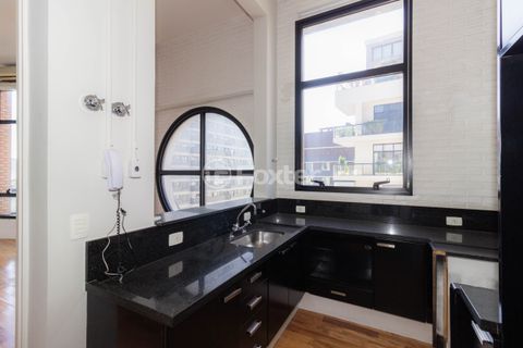 Image 22 - 876520