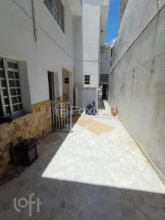 Image 19 - 876542