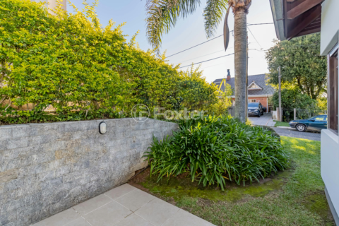 Image 30 - 876560