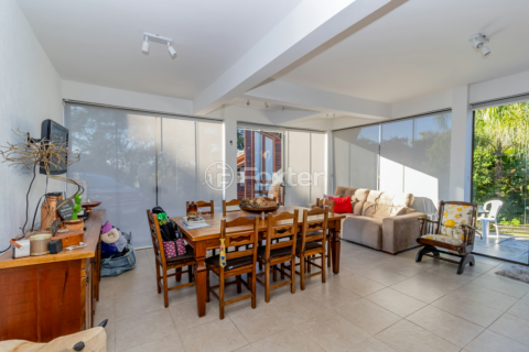 Image 7 - 876560