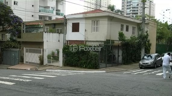 Image 17 - 876561