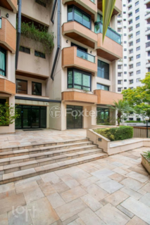 Image 81 - 876566