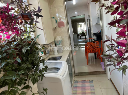 Image 9 - 876573