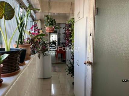 Image 8 - 876573