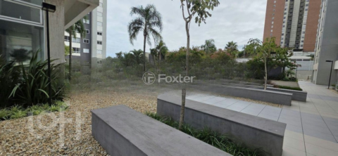 Image 28 - 876599