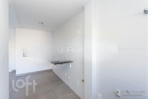 Image 6 - 876637