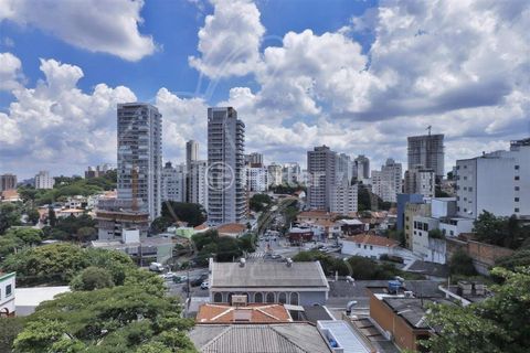 Image 12 - 876660