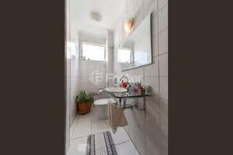Image 4 - 876660